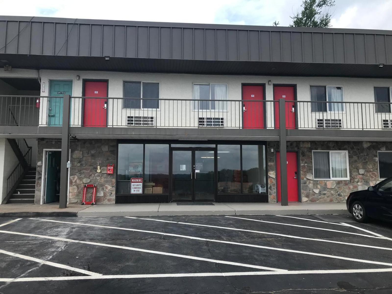 Super 8 By Wyndham Hazleton Motel Ngoại thất bức ảnh