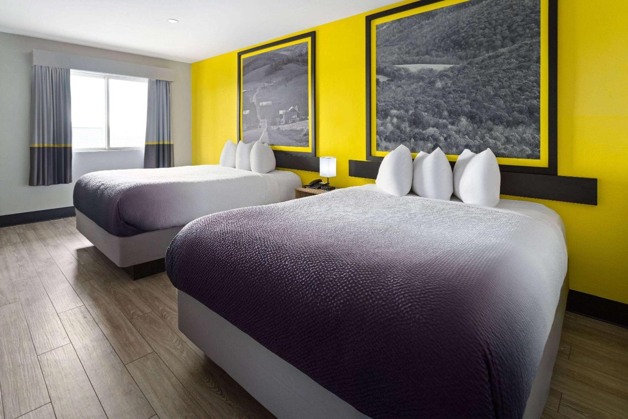 Super 8 By Wyndham Hazleton Motel Ngoại thất bức ảnh