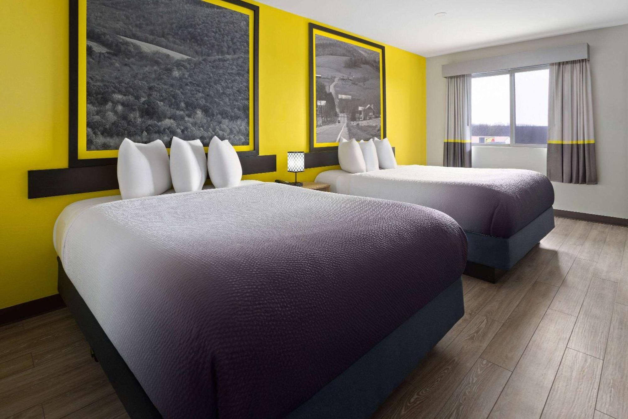 Super 8 By Wyndham Hazleton Motel Ngoại thất bức ảnh