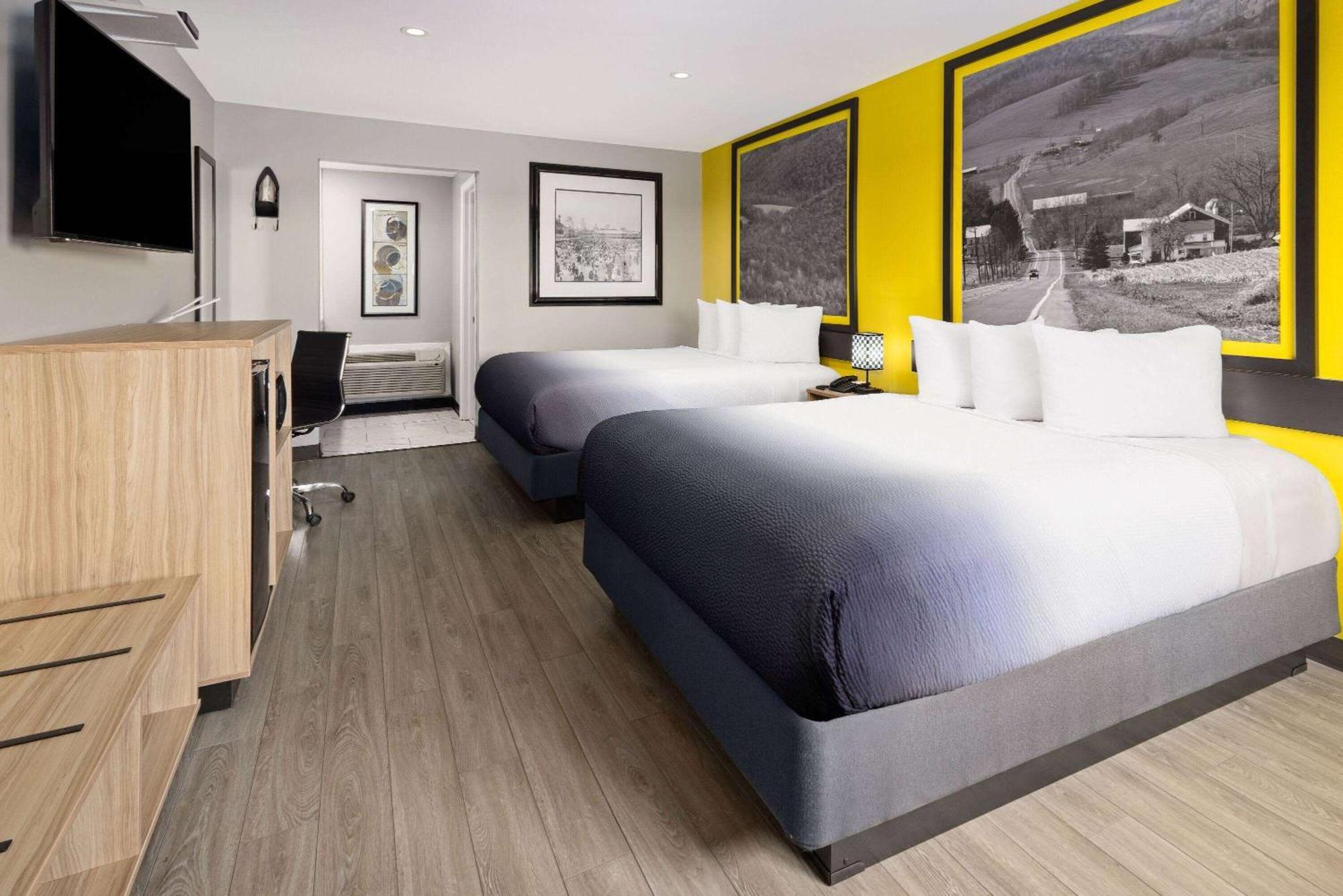 Super 8 By Wyndham Hazleton Motel Ngoại thất bức ảnh