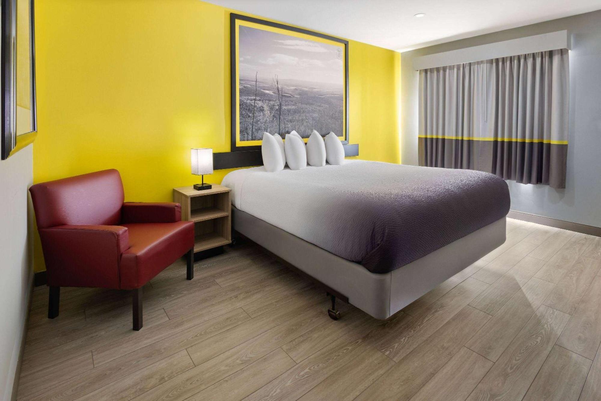Super 8 By Wyndham Hazleton Motel Ngoại thất bức ảnh