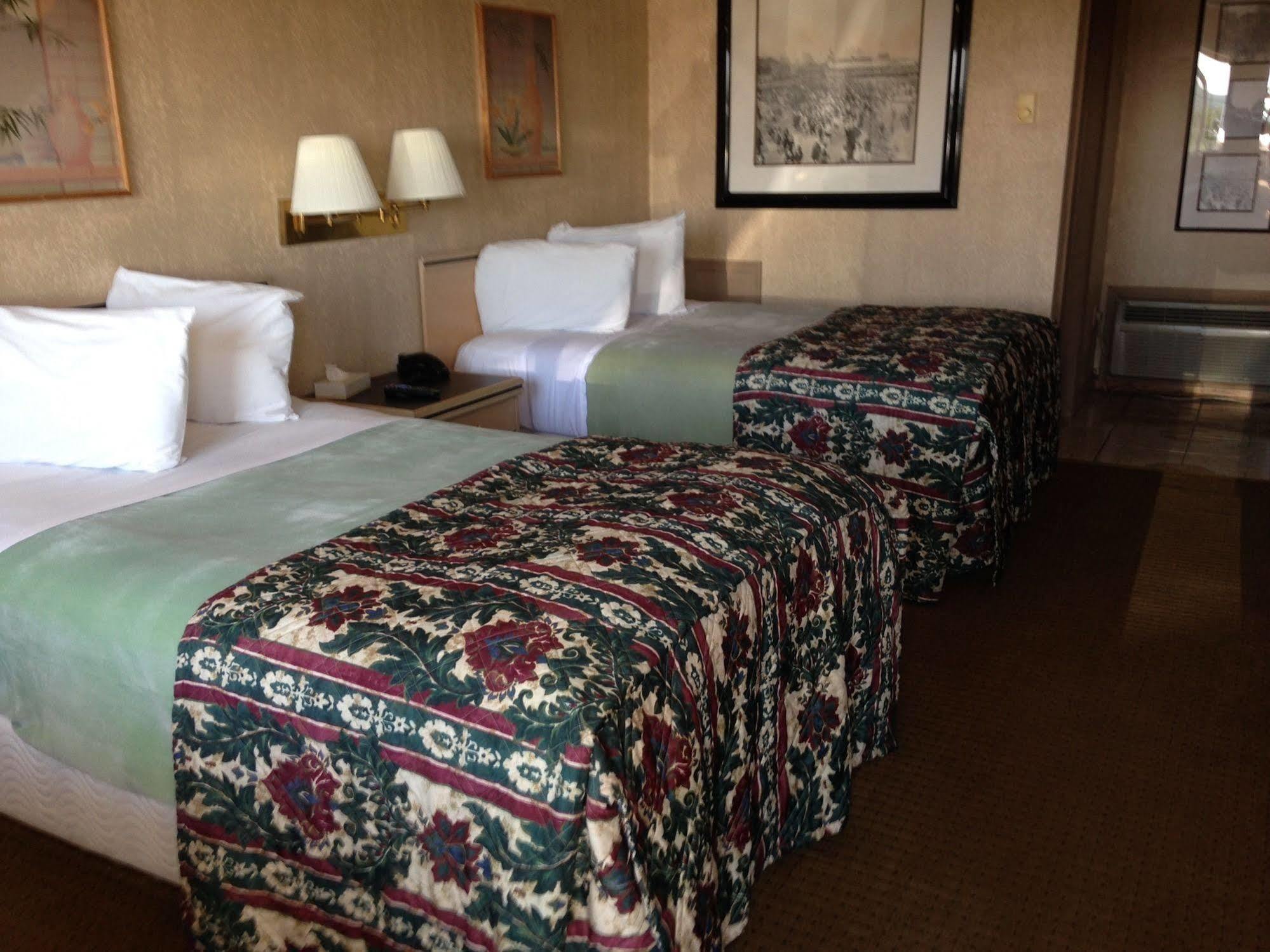 Super 8 By Wyndham Hazleton Motel Ngoại thất bức ảnh