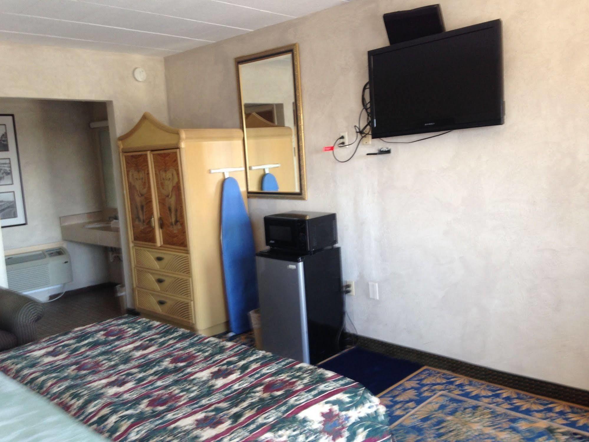 Super 8 By Wyndham Hazleton Motel Ngoại thất bức ảnh